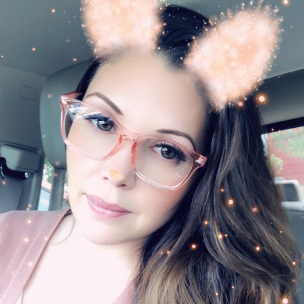 Meet your Posher, Pamela